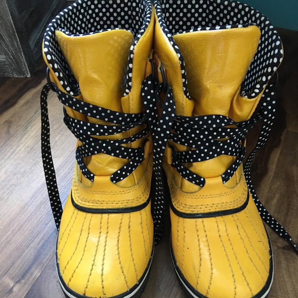Sorel Rain Boots Women’s Size 6